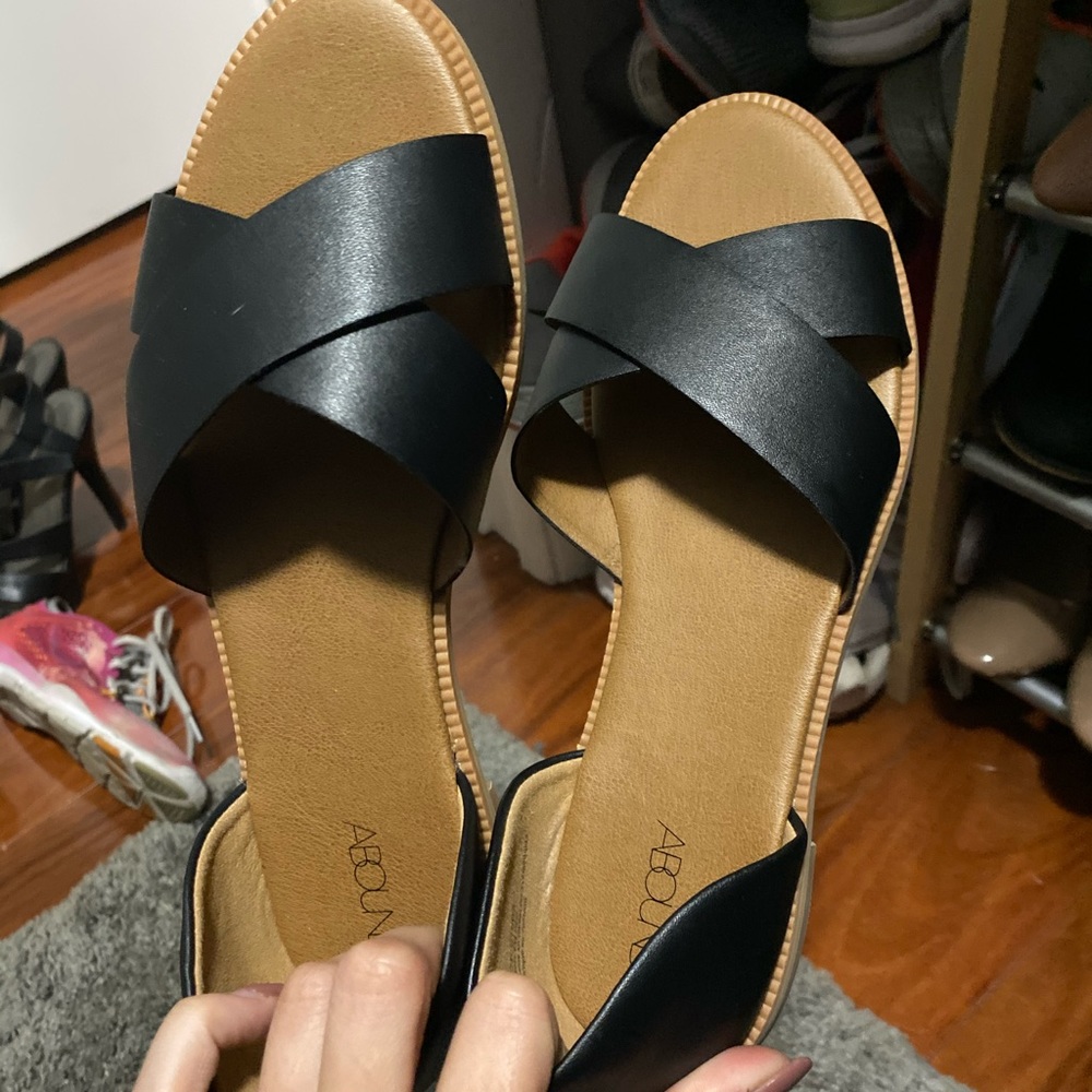 Sandals - Picture 2 of 3
